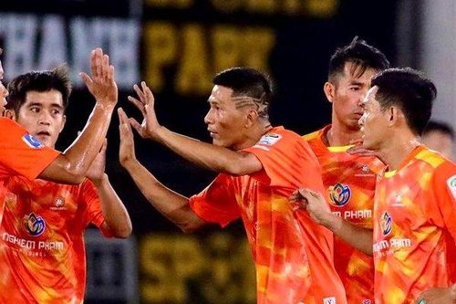 Tiến Khoa, An Biên, Nghiêm Phạm dắt tay nhau vào tứ kết Saigon Serie A