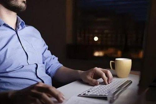 Người đàn ông 55 tuổi đột ngột xuất huyết não giữa đêm, cực lưu ý những dấu hiệu cảnh báo này