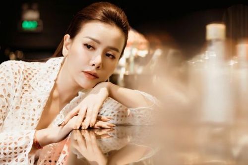 Sao mai Vũ Yến Ngọc gây xúc động khi hát về tình mẫu tử