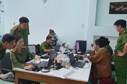300 chủ thẻ tín dụng bị chiếm đoạt tiền tinh vi