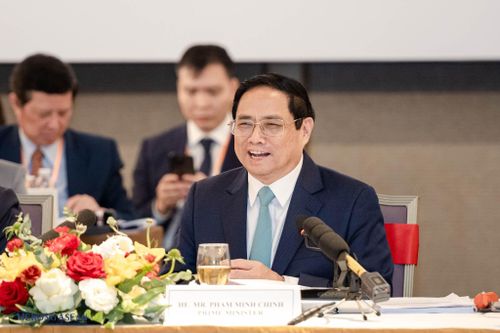 Thủ tướng: Phát triển kinh tế xanh tránh tình trạng 'tăng trưởng trước, dọn dẹp sau'