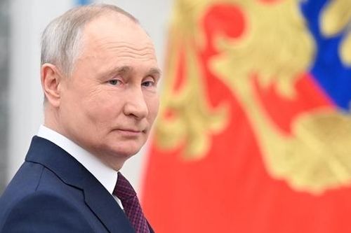 Tổng thống Putin lái xe thị sát Mariupol trong đêm