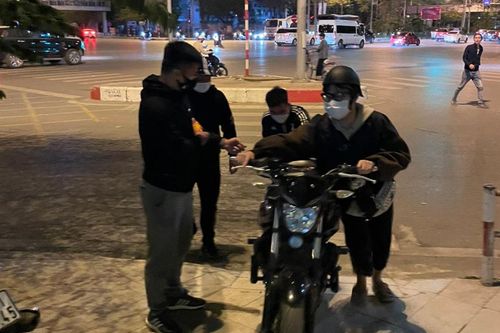 Lực lượng 141 hóa trang chặn giữ 27 thanh niên ngổ ngáo, gây rối trên đường Võ Chí Công