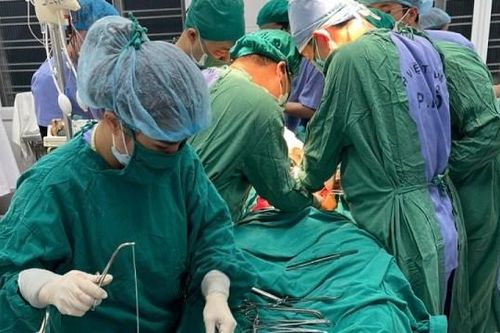 Hải Phòng: Cứu sống bệnh nhi bị đa chấn thương nặng do tai nạn giao thông