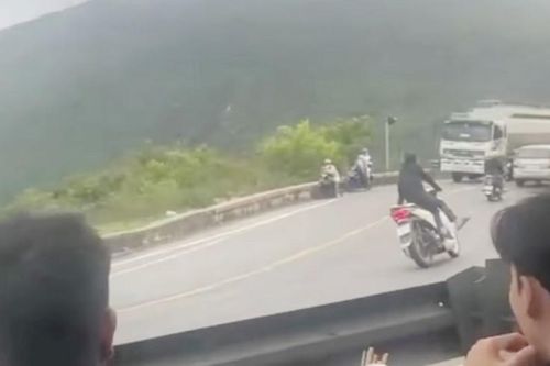 Đã xác định được đôi nam nữ 'làm xiếc' bằng xe SH trên đèo Hải Vân