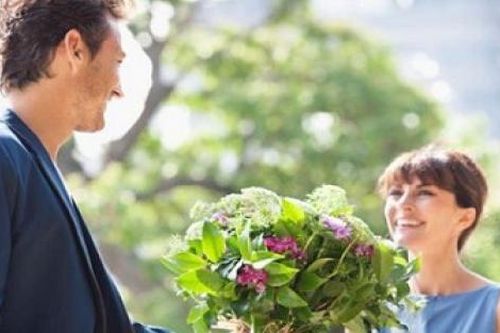 Ngày Quốc tế Hạnh phúc 2023: Năm cách mang lại nụ cười cho người thân