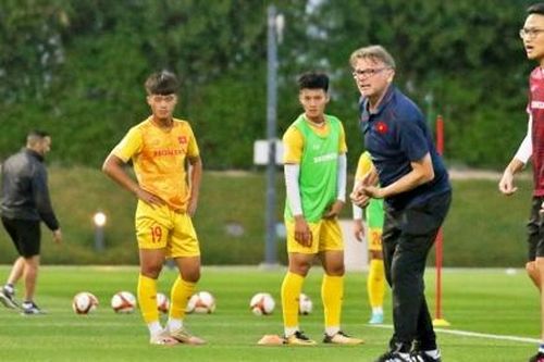 HLV Philippe Troussier siết kỷ luật đối với các cầu thủ U23 Việt Nam