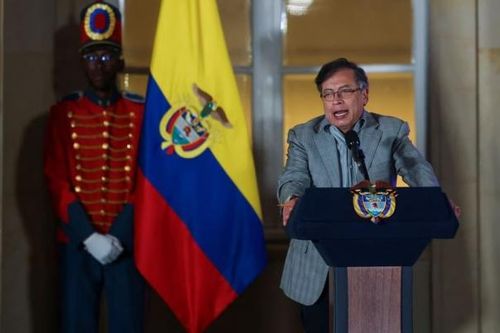 Tổng thống Colombia đình chỉ lệnh ngừng bắn với nhóm tội phạm