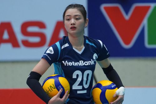 Hoa khôi Thu Hoài 'gánh team' và vẻ đẹp gây thương nhớ