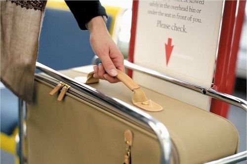 Quy định mang hàng xách tay vào Việt Nam và khai báo hải quan thế nào?