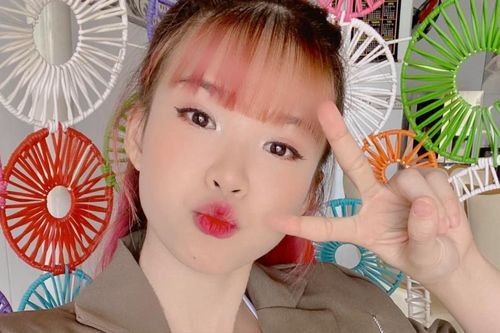 Khởi My hiếm hoi lộ diện trên mạng xã hội, tự tin khoe cơ bụng lộ múi