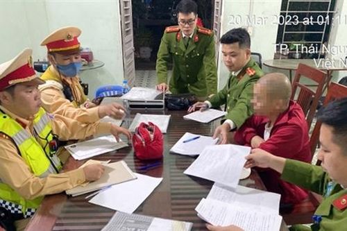 Mua tem kiểm định giả trên mạng hòng qua mặt CSGT