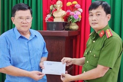 Người dân, doanh nghiệp khen ngợi tinh thần dũng cảm của Thiếu tá Nguyễn Thành Thi