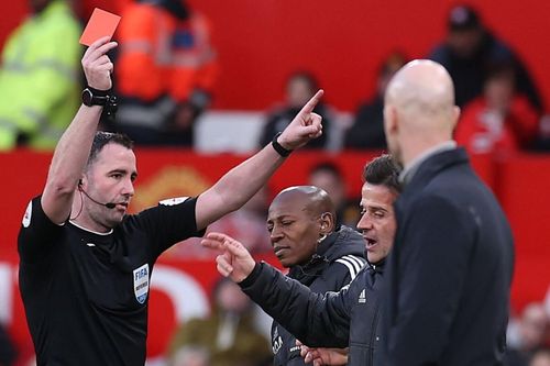 Thua đau Man Utd, HLV Fulham nổi giận trách trọng tài xử ép