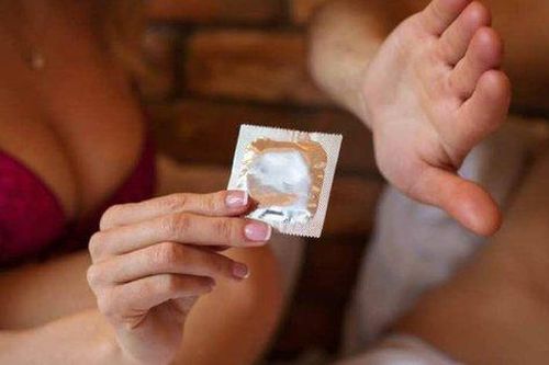 Lỗi dùng bao cao su đàn ông thường dễ mắc