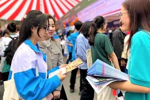 'Thí sinh cần chọn ngành trước rồi mới chọn trường'