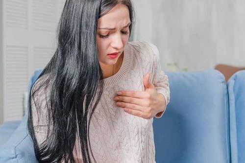 6 cách kiểm soát cơn đau vú tiền kinh nguyệt