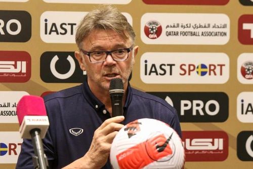 HLV Troussier nóng lòng xem U23 Việt Nam đấu U23 Iraq