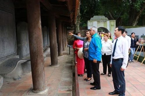 Phát huy giá trị di sản tư liệu