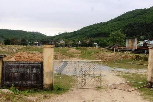 Biến khu thể thao thành bãi thải