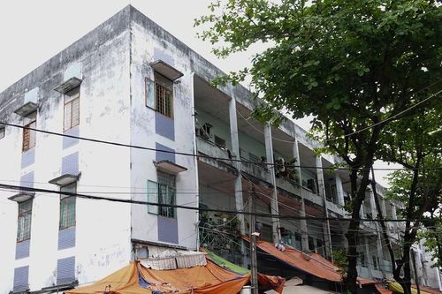 Đà Nẵng: Sống thấp thỏm trong chung cư xuống cấp