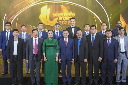 Viettel tôn vinh 10 tập thể và 10 cá nhân xuất sắc toàn cầu của tập đoàn