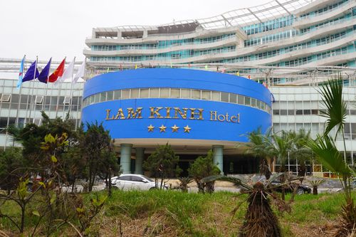 Khách sạn 500 tỷ 'hồi sinh' sau hơn 3 năm hoang tàn