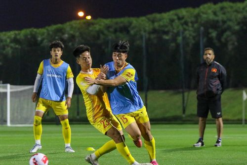 HLV Philippe Troussier quyết định lạ về nhân sự U23 Việt Nam