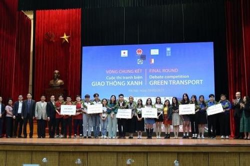 Thanh niên tham gia đóng góp và lan tỏa thông điệp về giao thông xanh
