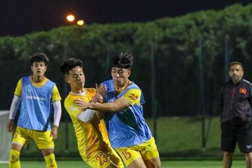 Chuẩn bị Doha Cup, U23 Việt Nam 'luyện công' lúc nửa đêm