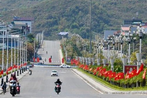 Cung đường Tiền Phong Marathon 2023 tuyệt đẹp nơi biên cương Tổ quốc