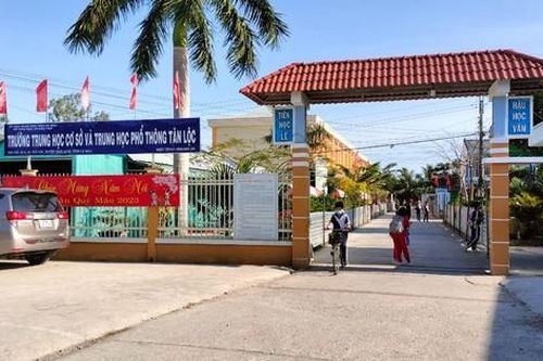 Hiệu trưởng ở Cà Mau bị kỷ luật vì thu tiền xã hội hóa không đúng quy định