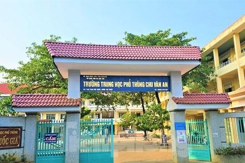 Nhiều cán bộ, giáo viên một trường phổ thông dùng lời lẽ phản cảm trên facebook