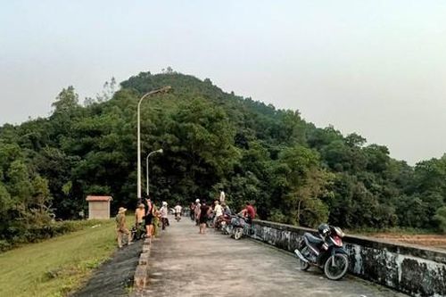 Một trẻ bị đuối nước tại miệng cống cấp nước thủy lợi