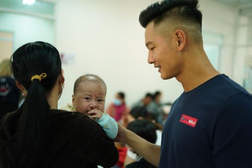 Hơn 100 em nhỏ mắc dị tật môi, hàm mặt được phẫu thuật miễn phí