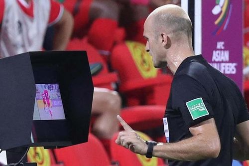 Khi VAR phạm sai lầm?