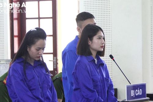 Nhóm nam thanh nữ tú tổ chức 'bay lắc', hít bóng cười tại chung cư trên địa bàn TP. Vinh