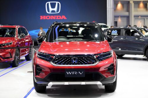Sờ tận tay Honda WR-V 2023 - đối thủ nặng ký của Toyota Raize