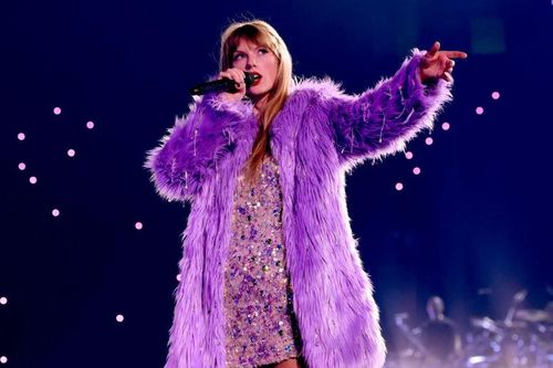 Khám phá các trang phục gây sốt Taylor Swift mặc trong tour 'The Eras'