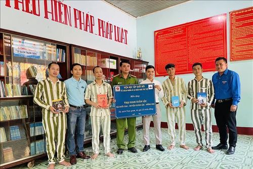 Chương trình 'Hành trình của niềm tin' tại Trại giam Xuân Lộc