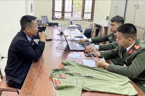 Khởi tố đối tượng giả danh công an để lừa đảo, chiếm đoạt tài sản