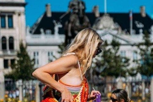 Bí quyết mặc trang phục len móc thật tinh tế