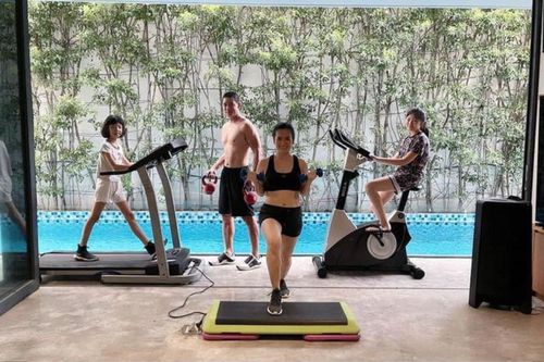 Thừa hưởng gen của bố mẹ: 2 cô con gái nhà Bình Minh chân dài như 'siêu mẫu'