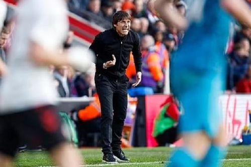 Tottenham sẽ sa thải Conte vì gây bão trong cuộc họp báo gây bão