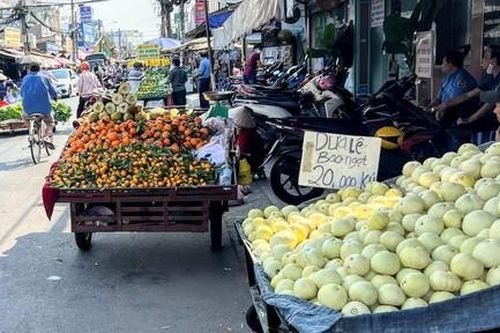Bài 1: Lòng lề đường biến thành nơi kinh doanh, buôn bán