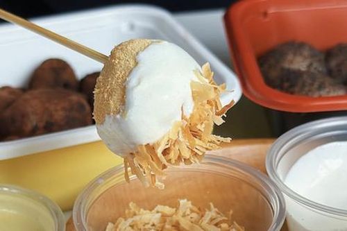 Chị em đã thử làm bánh mochi chấm kem sữa đang 'bùng nổ' trên mạng xã hội gần đây chưa?