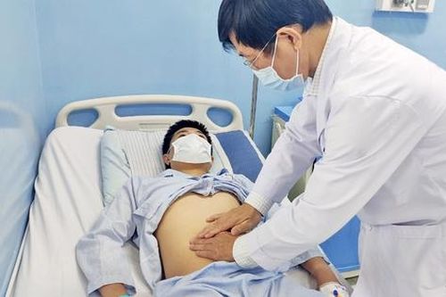 Nam sinh viên suýt mất mạng vì vỡ u thận