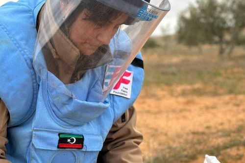 Thách thức với đội nữ rà phá bom mìn đầu tiên ở Libya