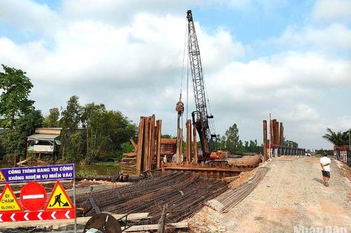 Cẩu thả thi công công trình trọng điểm ở Đồng Tháp