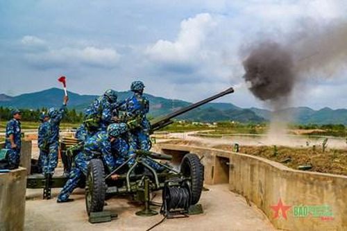 Chiến đấu quả cảm, giữ vững các trận địa bảo vệ bầu trời